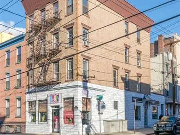 401 Bloomfield St #3, Hoboken, NJ 07030