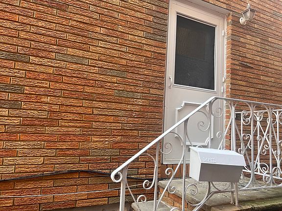 2nd image of 82 Glenwood Ave Floor 1