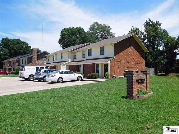 3rd image of 1903 Woodhaven Dr