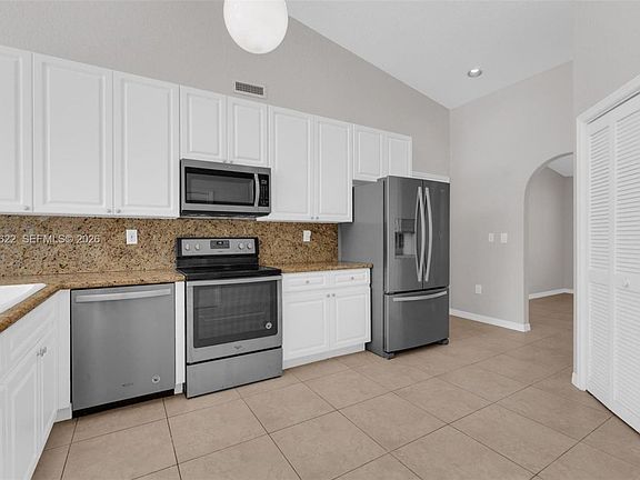 3rd image of 10635 NW 54th St