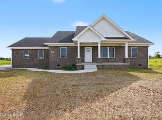106 Woodford Dr, Bardstown, KY 40004