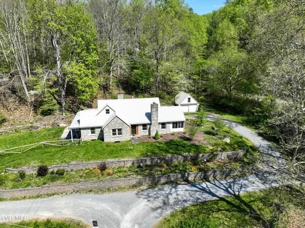 303 State Highway 143, Roan Mountain, TN 37687