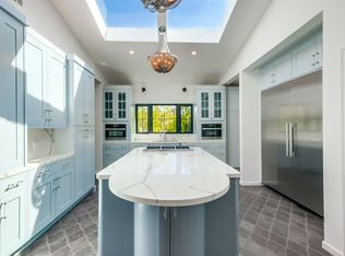 10525 Edgeley Pl, Los Angeles, CA 90024