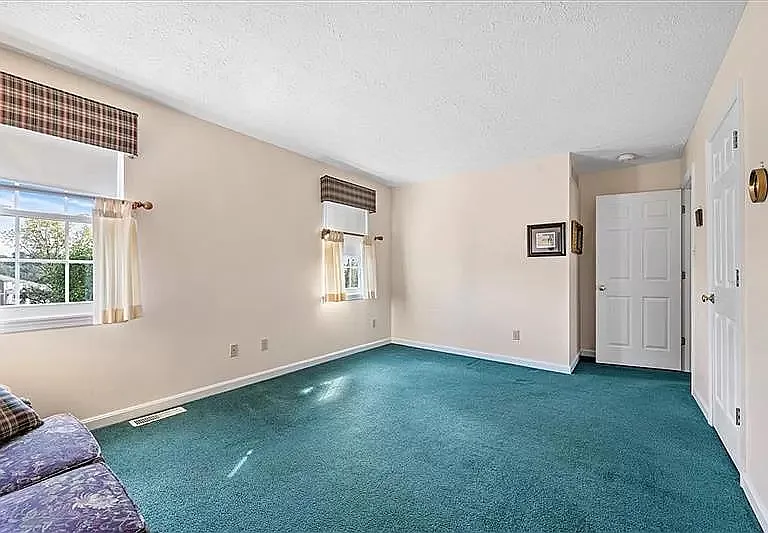 103 Paddock Ln — Photo 11