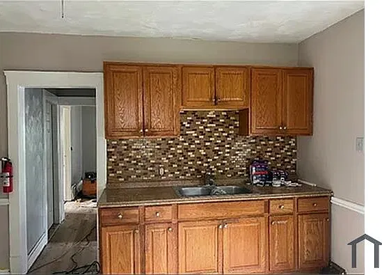 12021 Forest Ave — Photo 4