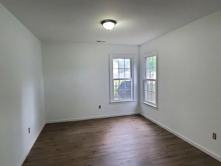 1328 Fernside Ct — Photo 8