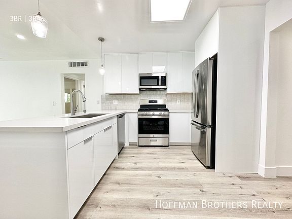 2nd image of 816 N Edinburgh Ave APT 5