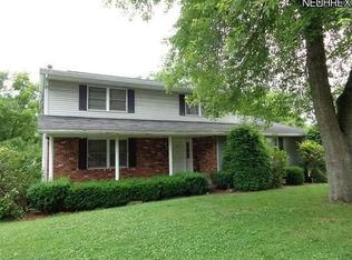 229 W 11th St, Uhrichsville, OH 44683