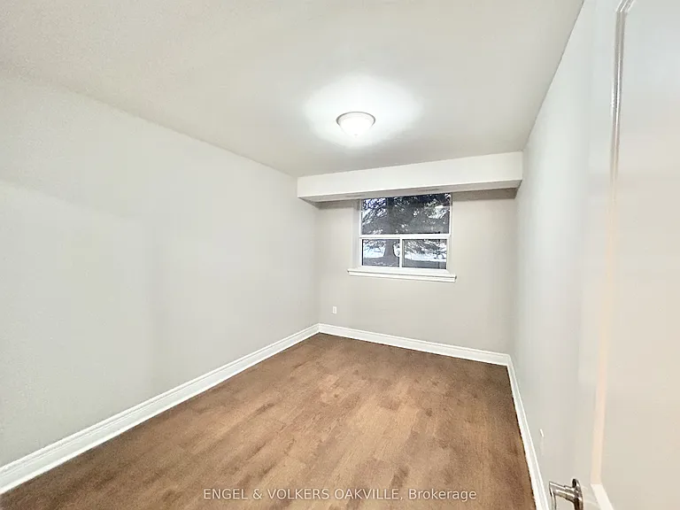 90 25th St #31 — Photo 5