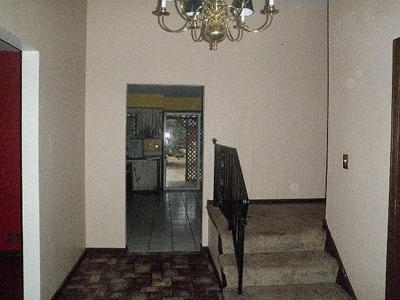 5th image of 112 N Menominee Dr