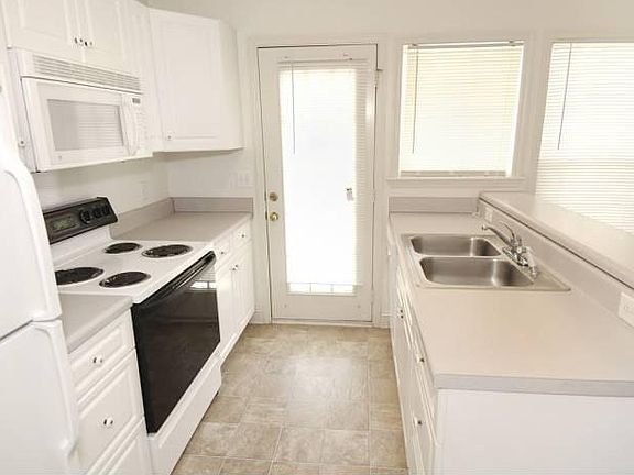 Fully Equipt Kitchen