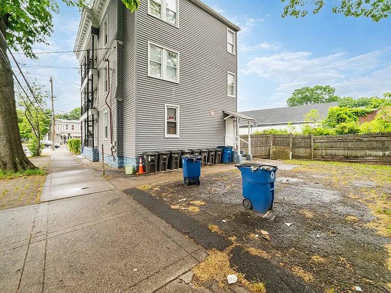 705 Dixwell Ave #1R — Photo 9