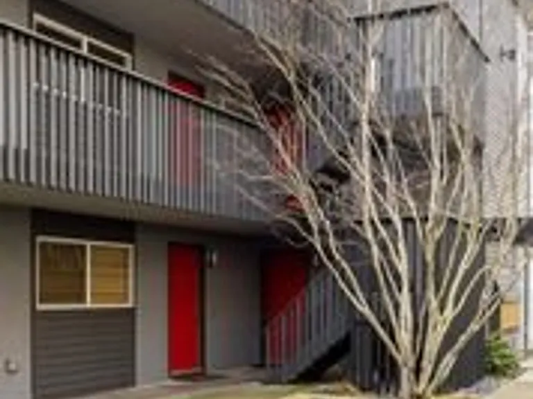 2132 California Ave SW — Photo 11