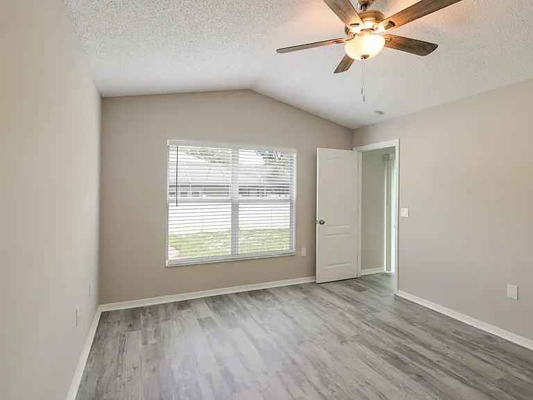1033 Malletwood Dr — Photo 5