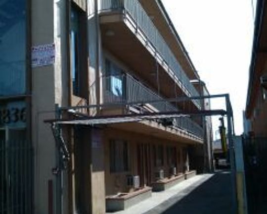 2nd image of 8836 Tobias Ave