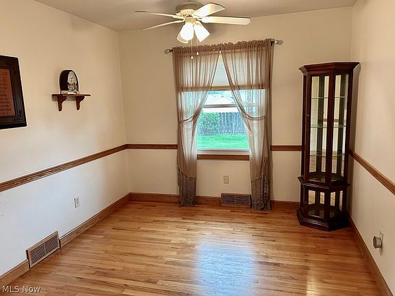 5th image of 4238 Claridge Dr