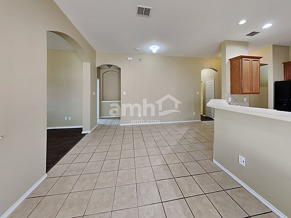 5th image of 15500 Yarberry Dr