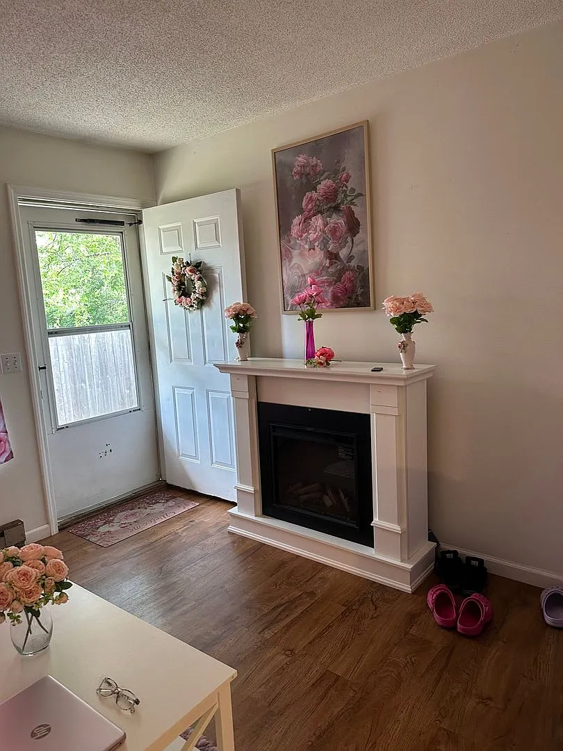 202 S Hartle Ave. Urbana, IL — Photo 3