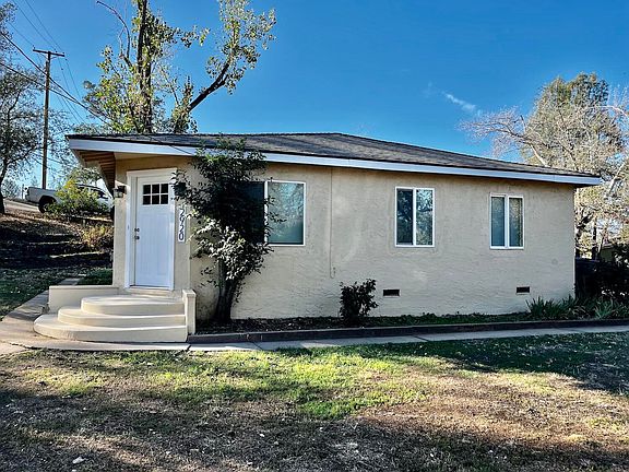 3rd image of 2920 Virginia Ave