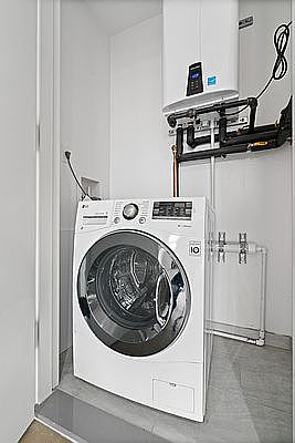 4th image of 50-11 Queens Blvd #809