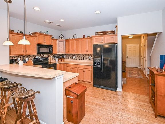 4th image of 7313 Jackson Arch Dr