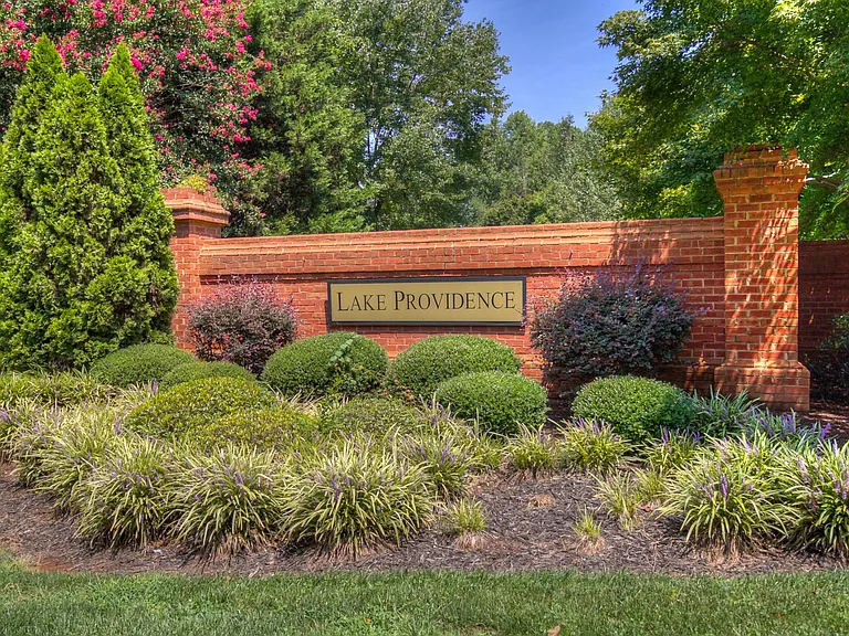1315 Lake Point Dr — Photo 60