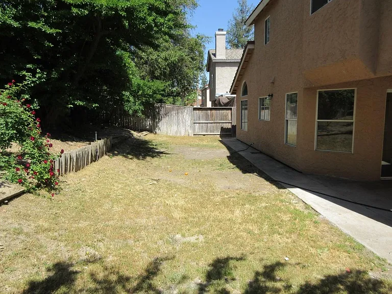 993 E Edgemont Dr — Photo 20