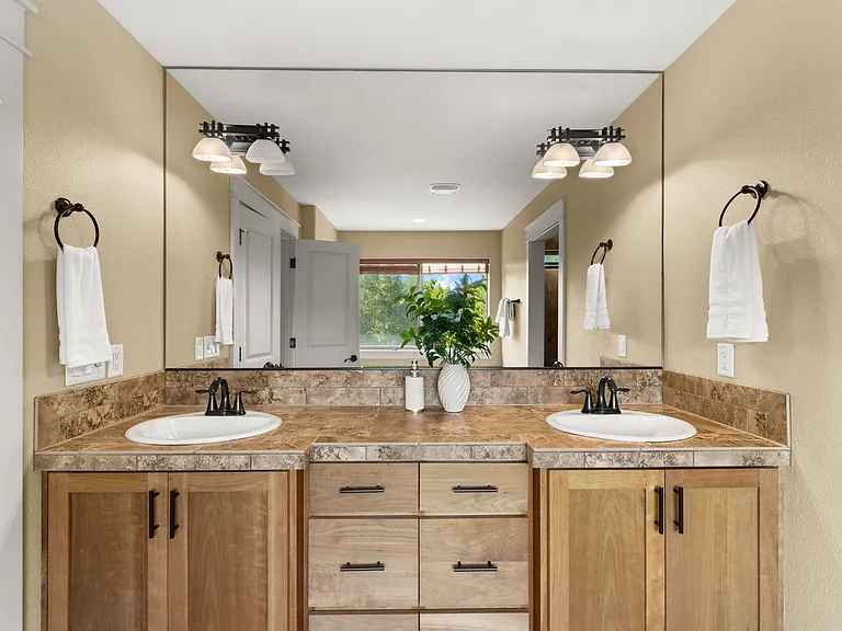16630 NW Vetter Dr — Photo 16