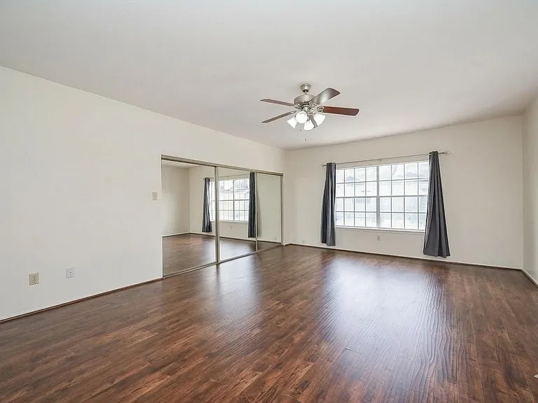 338 Wilcrest Dr #338 — Photo 9