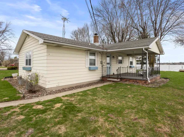 1731 Butte Des Morts Beach Rd, Neenah, WI 54956