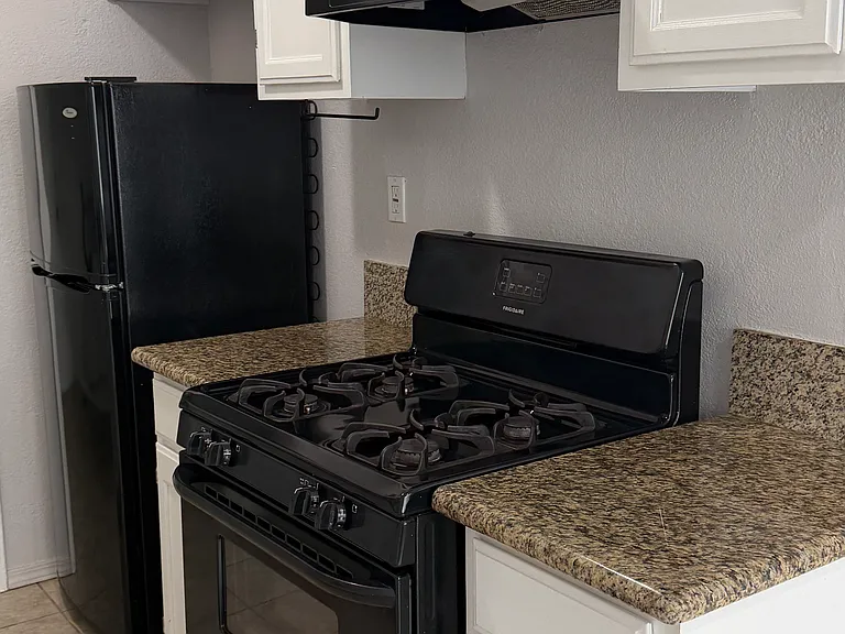 5169 Pickford St — Photo 9