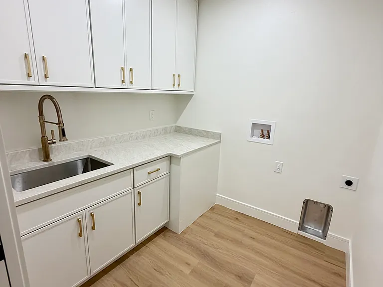 Laundry room with optional washer/dryer