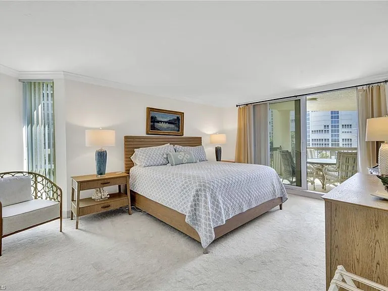 4551 Gulf Shore Blvd N #505 — Photo 17