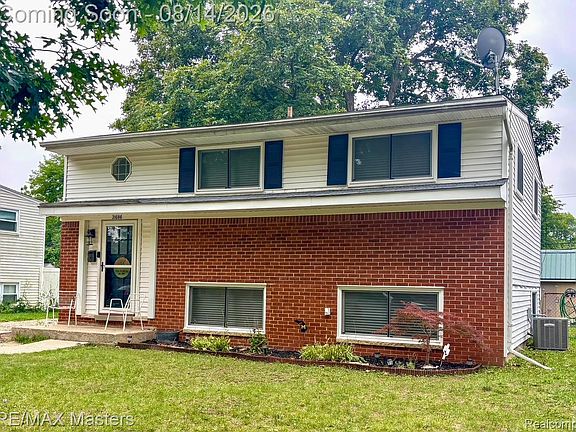 3rd image of 31686 Hazel St