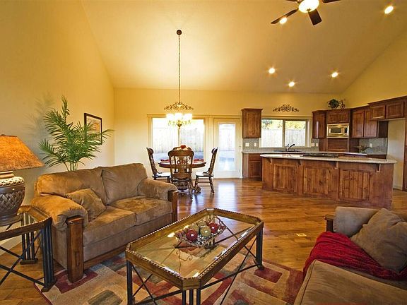 3rd image of 61178 Hilmer Creek Dr