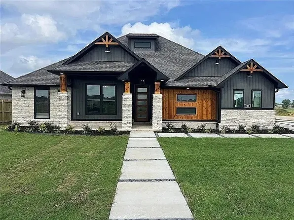 301 Daily St, Pea Ridge, AR 72751