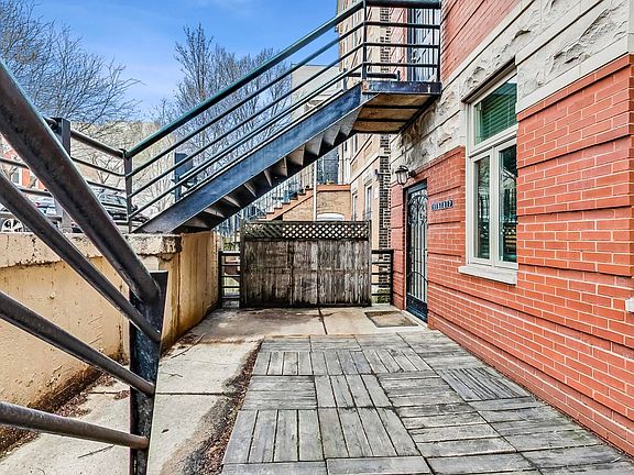 3rd image of 1537 N Bosworth Ave #1