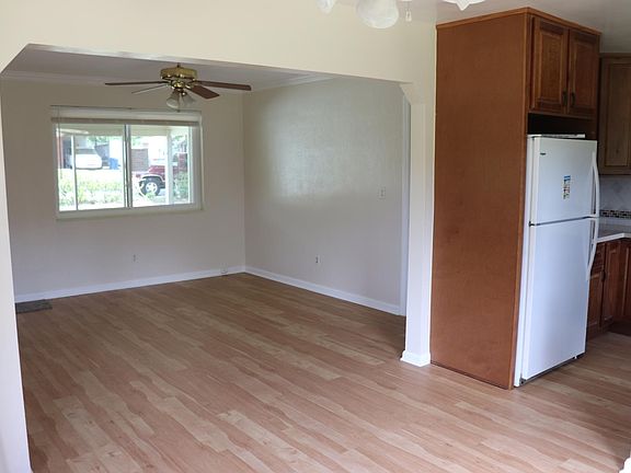 5th image of 6028 Green Hill Ln