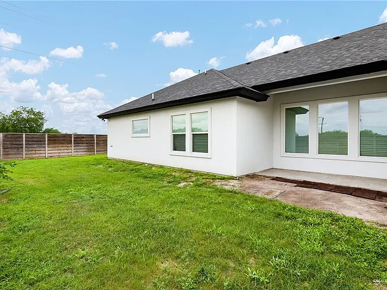 1604 Diplomat Dr — Photo 21