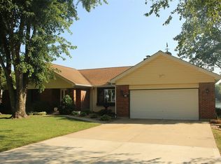 69 Champagne Dr, Lake Saint Louis, MO 63367