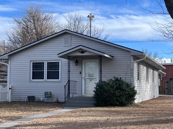 221 W Spencer St, Saint Francis, KS 67756