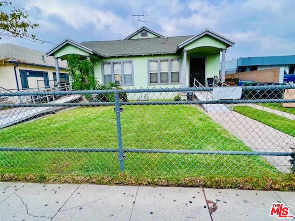 1st image of W Vernon Ave
