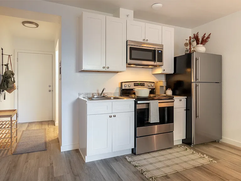 Safe Harbor Apartments — Photo 10
