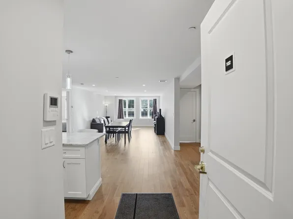 9 Independence Ave Unit 102, Braintree, MA 02184