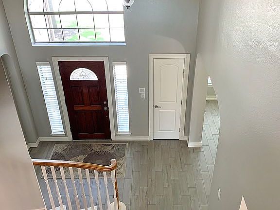 Bright two story entry