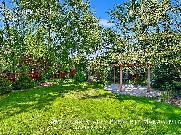 3272 Essex St NE — Photo 15