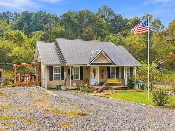 3rd image of 4095 Cameron Rd
