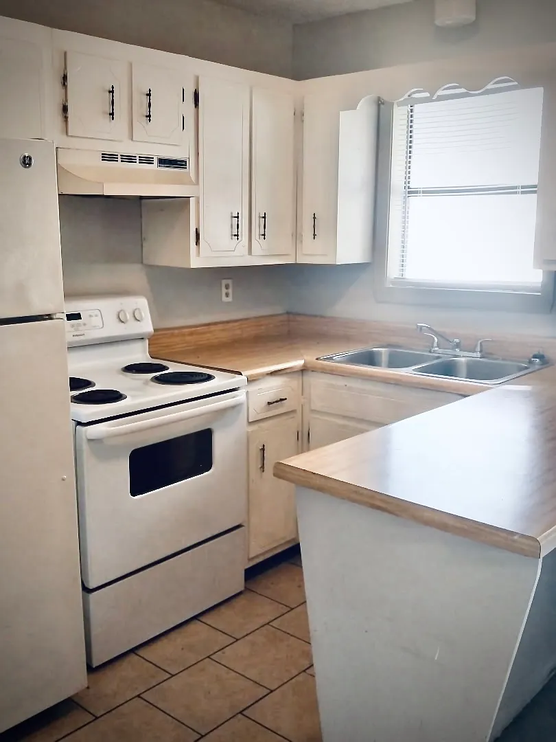 4005 East Nettleton Avenue - 7 — Photo 3
