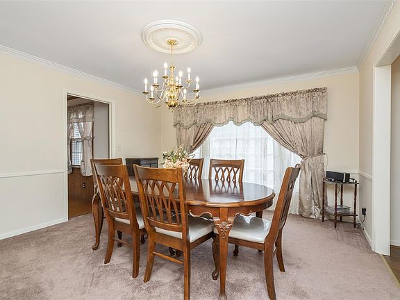 3rd image of 9 Farrell Kirk Ln