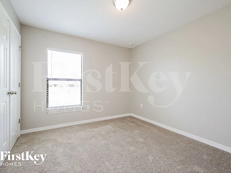 354 Shadow Lakes Dr — Photo 11